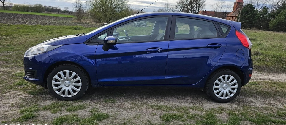 Ford Fiesta cena 42500 przebieg: 65800, rok produkcji 2017 z Recz małe 137